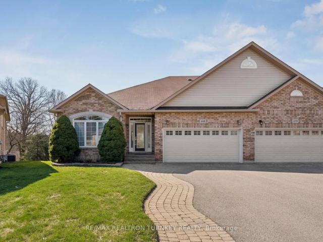 Apartment for sale in Woburn, Ontario