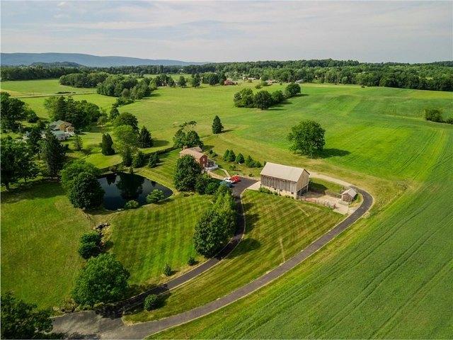 House for sale in Ligonier, Pennsylvania