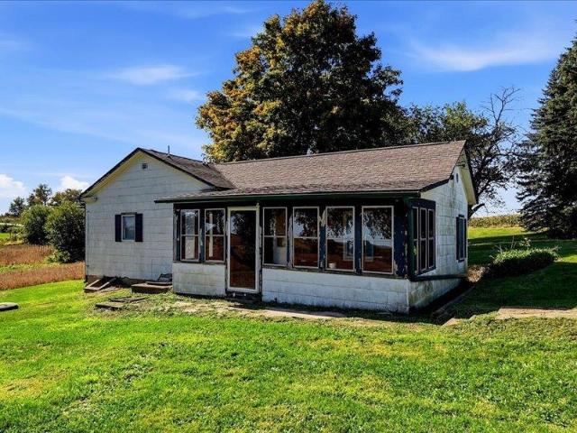 House for sale in Town of Hazel Green, Grant County
