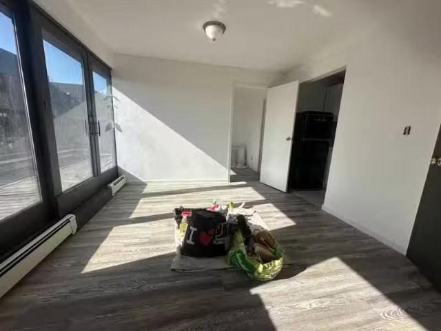 Condo for rent in Astoria