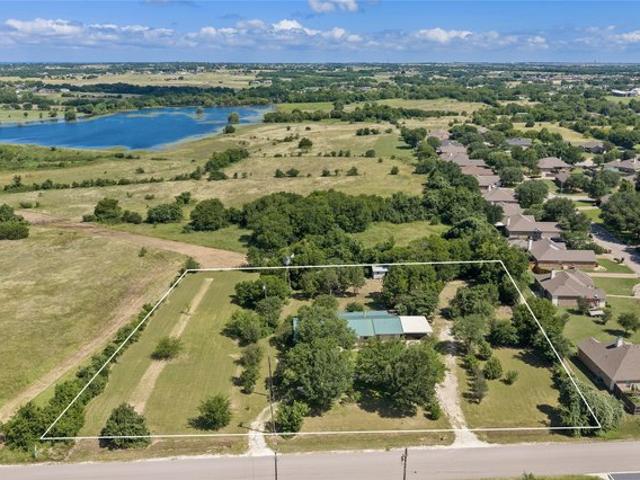 House for sale in Lorena, Texas