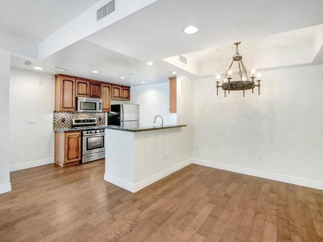 Apartment for rent in Canoga Park, California