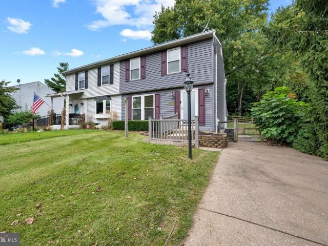 Townhouse for sale in Roberts Field, Hampstead