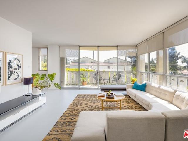 Condo for sale in Canoga Park, California
