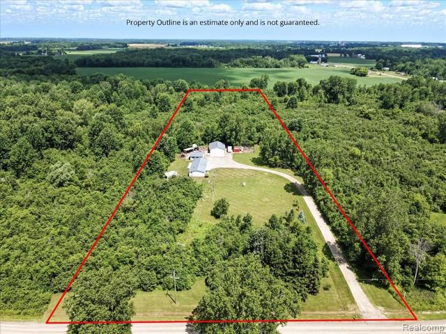 House for sale in Croswell