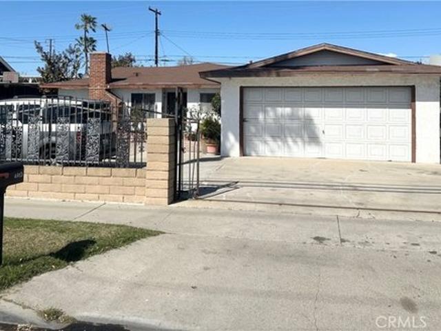 House for sale in Santa Ana, California