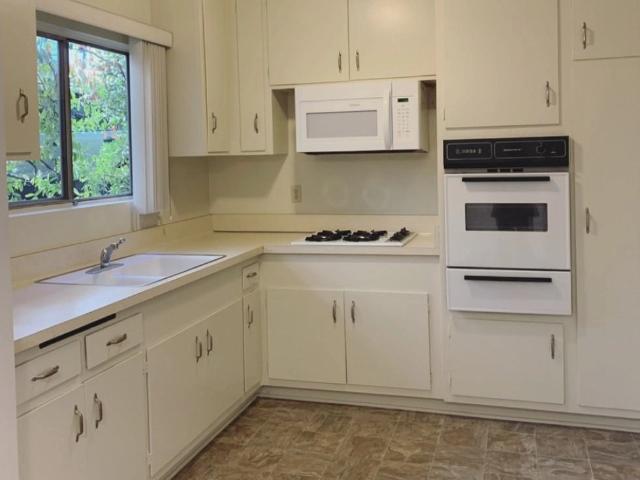 Apartment for rent in Canoga Park, California