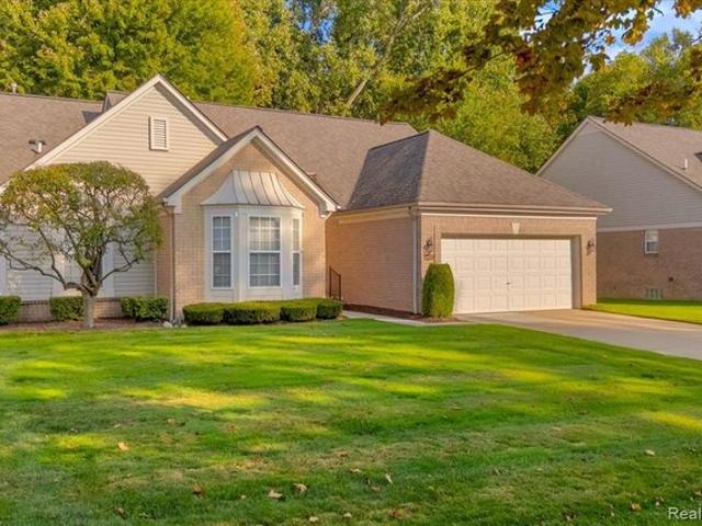 Condo for sale in Sterling Heights, Michigan