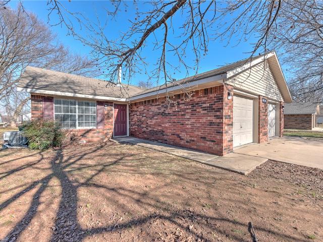 House for sale in Fayetteville, Washington County