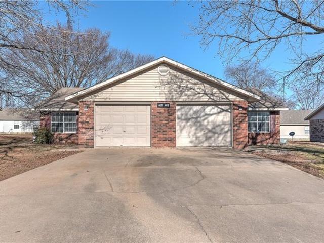 House for sale in Fayetteville, Washington County