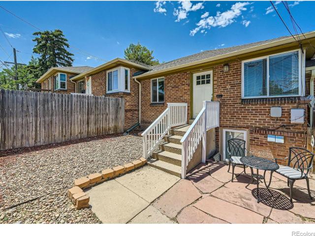 Townhouse for sale in Villa Park, Denver