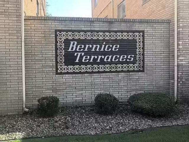 Condo for rent in Bedford Park