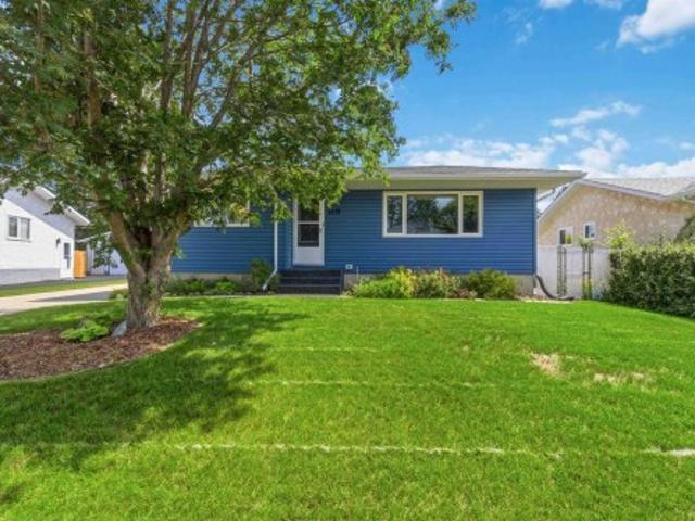 House for sale in Gibbons, Alberta