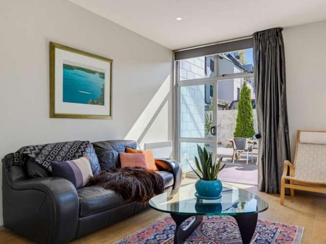 Apartment for sale in Heathcote, Canterbury