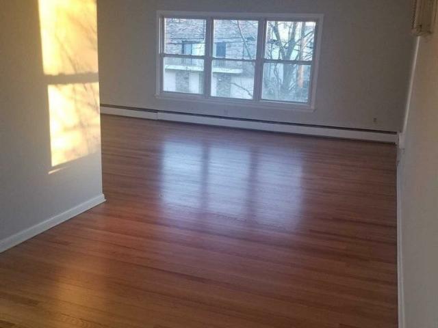 Duplex for rent in Fort Lee