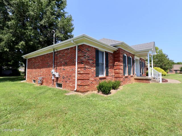 House for sale in Mount Washington, Kentucky