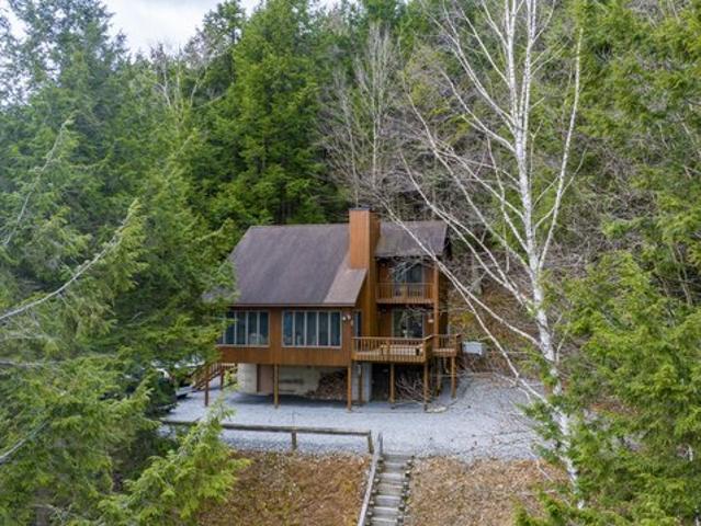 House for sale in Chestertown, New York