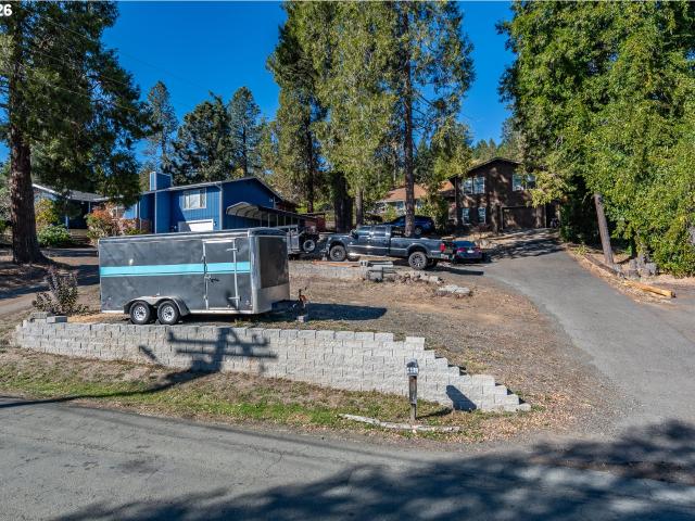 House for sale in Sutherlin, Douglas County