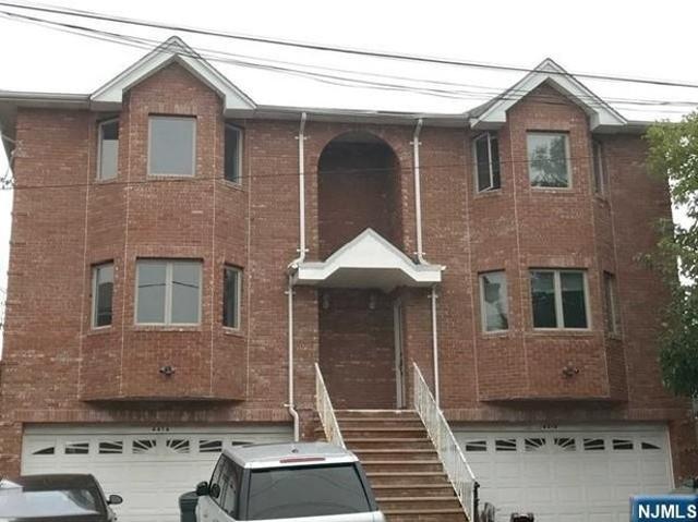 House for sale in Palisades Park, New Jersey
