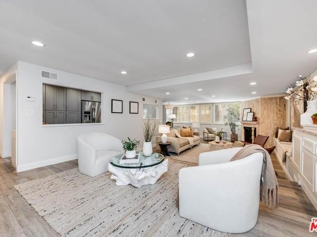 Condo for sale in Beverly Hills, California