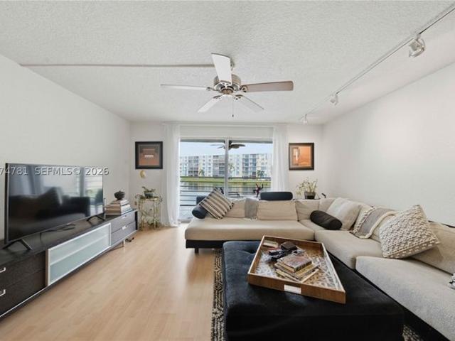 Condo for sale in Dania, Florida