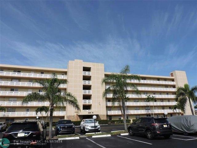 Condo for sale in Dania, Florida