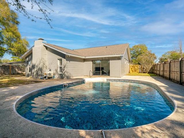 House for sale in Mary Esther, Florida