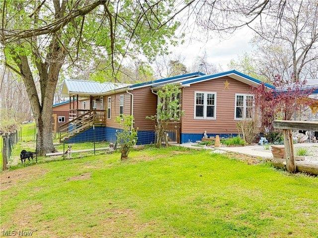 House for sale in Elizabeth, West Virginia