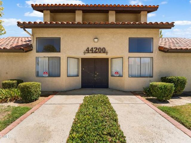 Townhouse for sale in Lancaster, California