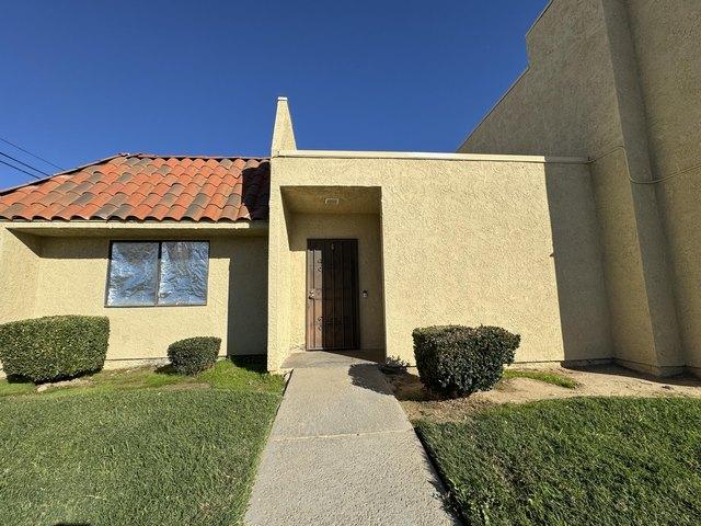 Townhouse for sale in Lancaster, California