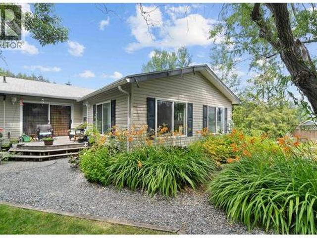 House for sale in Salmon Arm, British Columbia