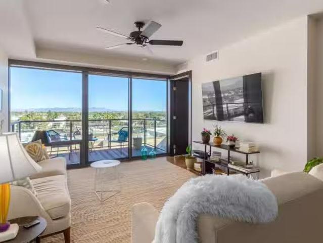 House for sale in Scottsdale House for sale in Scottsdale