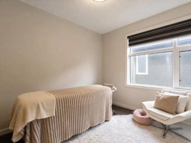 Townhouse for rent in Montgomery, Calgary