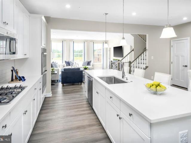 Townhouse for sale in Laurel Hills, County Center