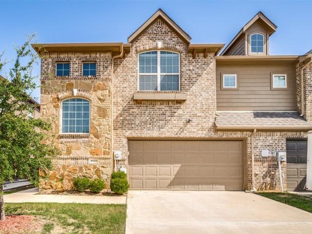 Townhouse for sale in Irving, Texas