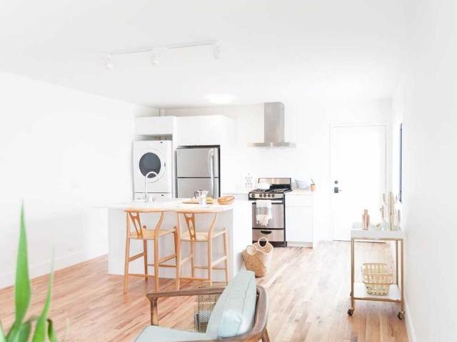 Apartment for rent in Canoga Park, California