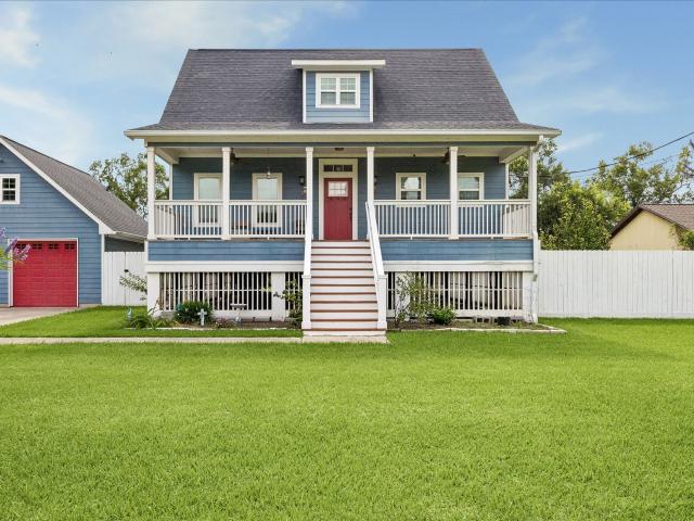 House for sale in Dickinson, Texas