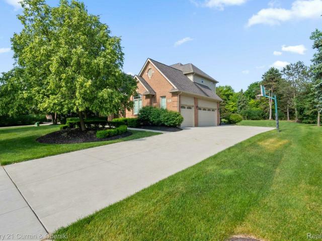 House for sale in Northville