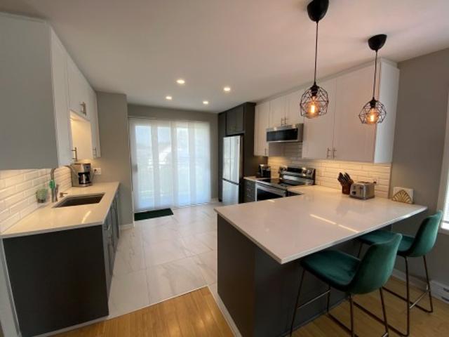 Property for rent in Sainte-rose, Quebec