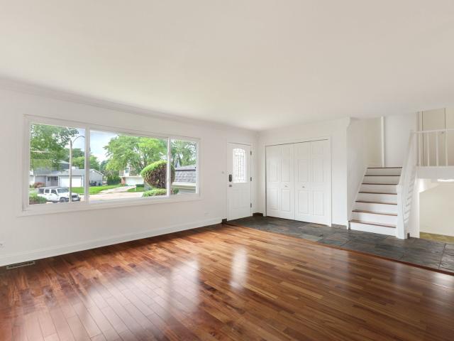 House for sale in Hoffman Estates, Illinois