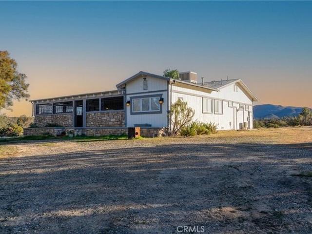 House for sale in Anza, California