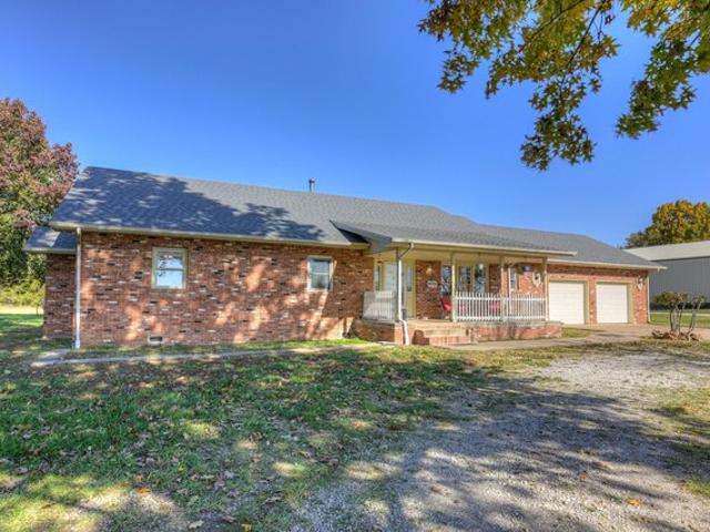 House for sale in Sarcoxie, Missouri