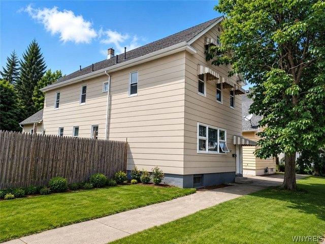 House for sale in Niagara, New York