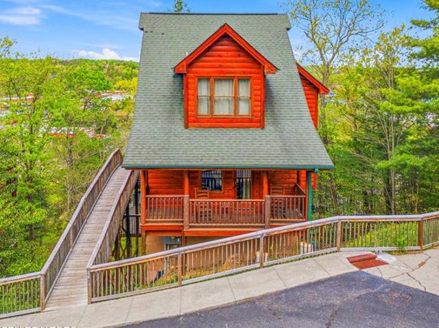 House for sale in Pigeon Forge, East Tennessee