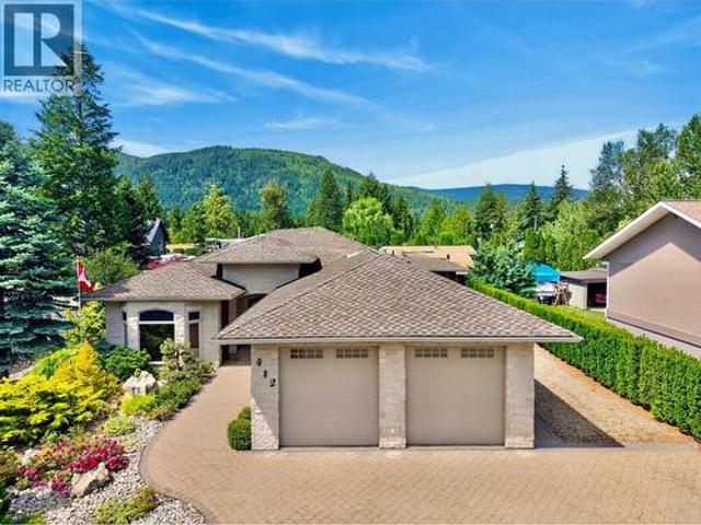 House for sale in Sicamous, British Columbia