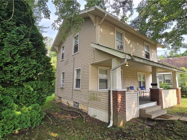 House for sale in Struthers, Ohio
