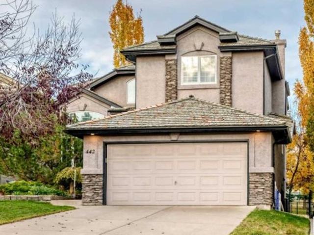 House for sale in Signal Hill, Calgary