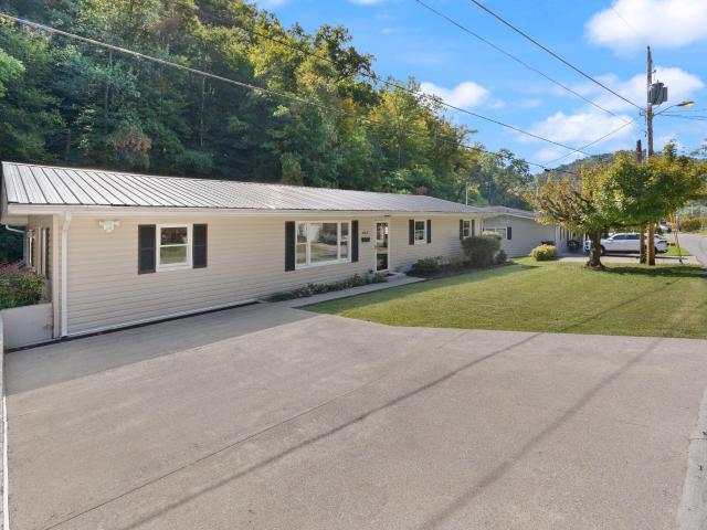 House for sale in Prestonsburg, Floyd County
