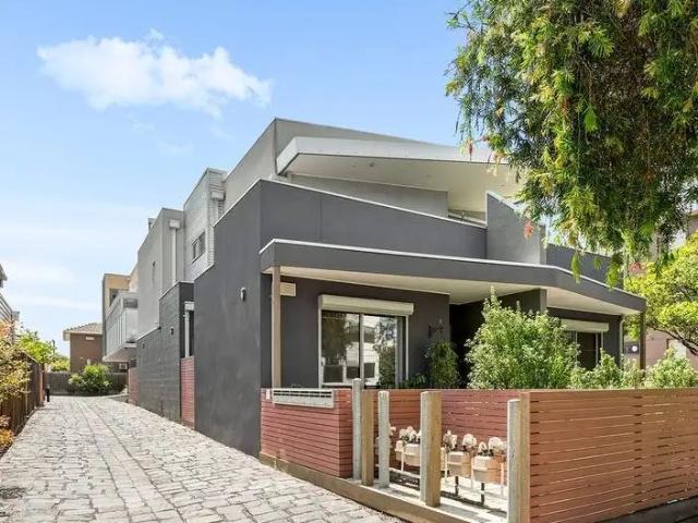 Apartment for rent in Footscray