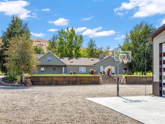 House for sale in Emmett, Gem County